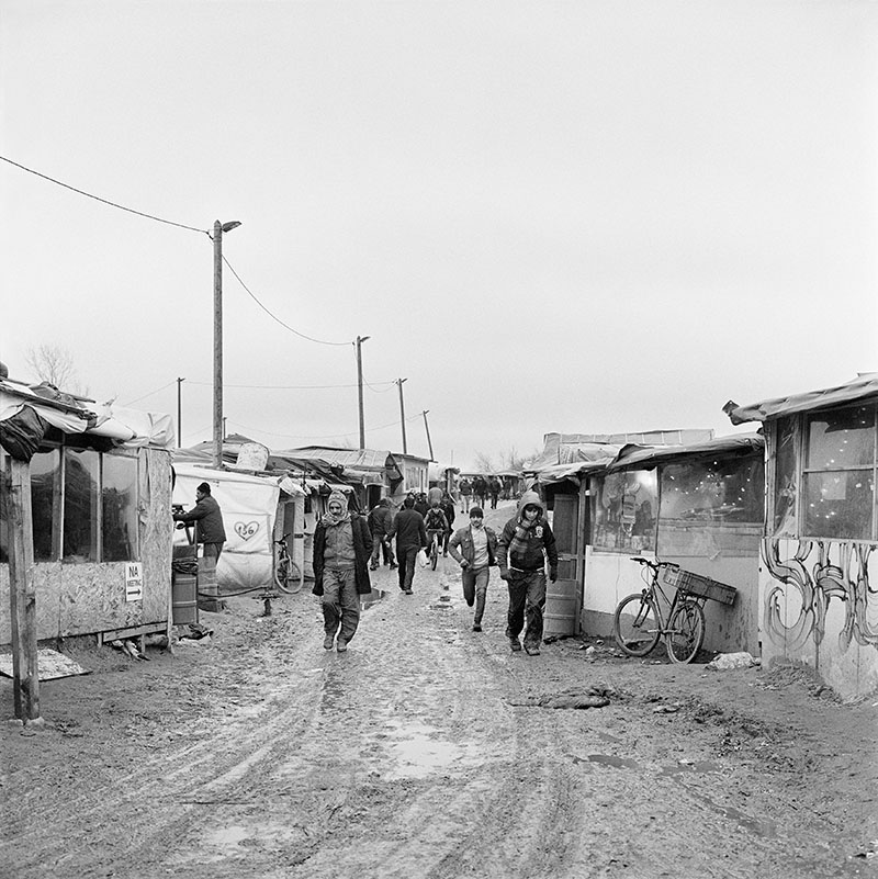 Rue principale (rue des restaurants), Jungle de Calais, 2016