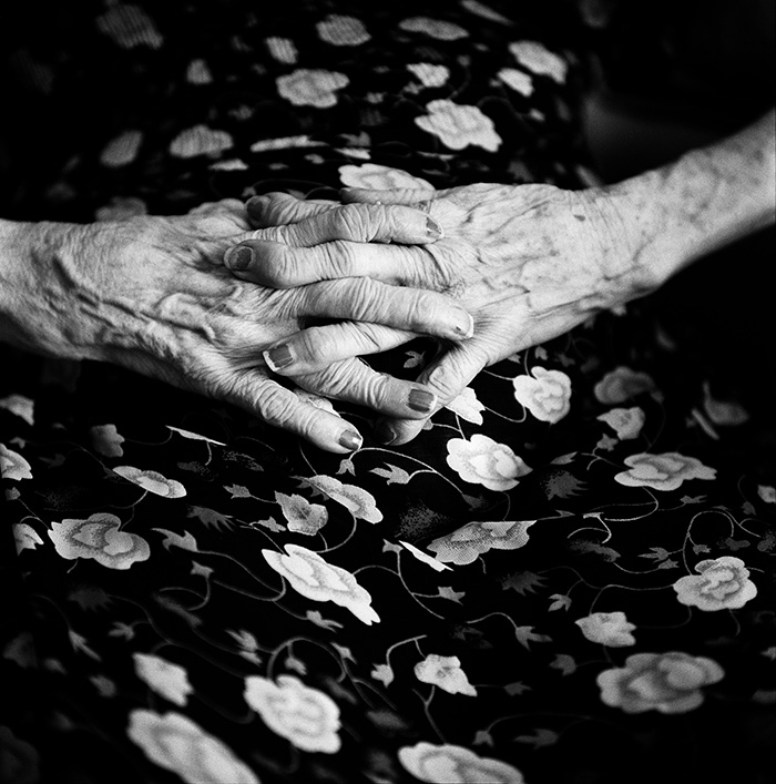 Mrs. D's hands, Le Bourget, 2013