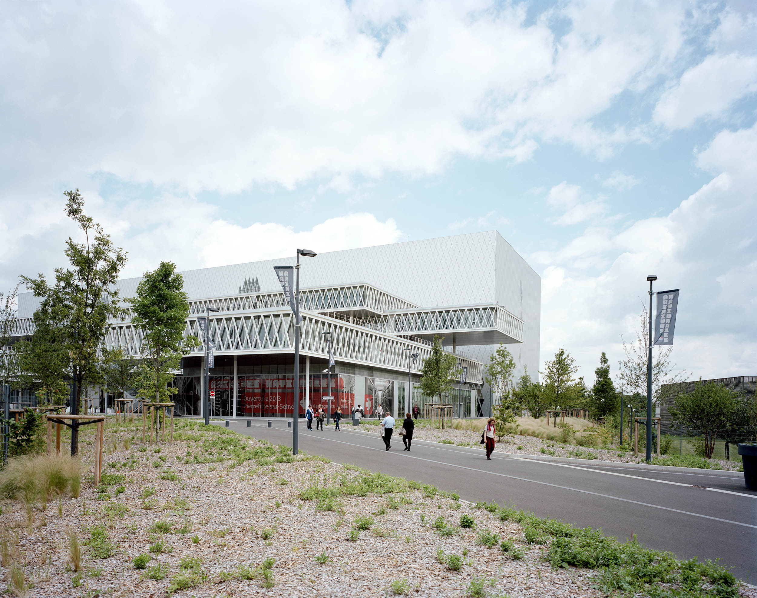 View of the building in operation, Pierrefitte-sur-Seine, 27 June 2013