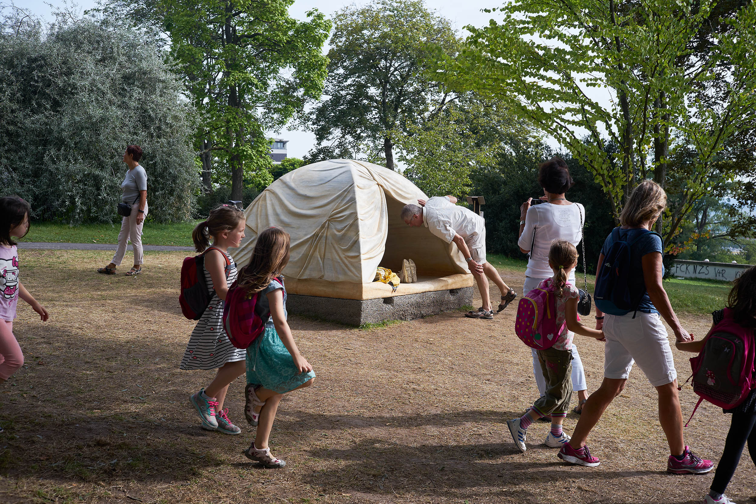 Rebecca Belmore, Biinjiya’iing Onji (“From inside”), Weinberg Terraces, Kassel, 2017