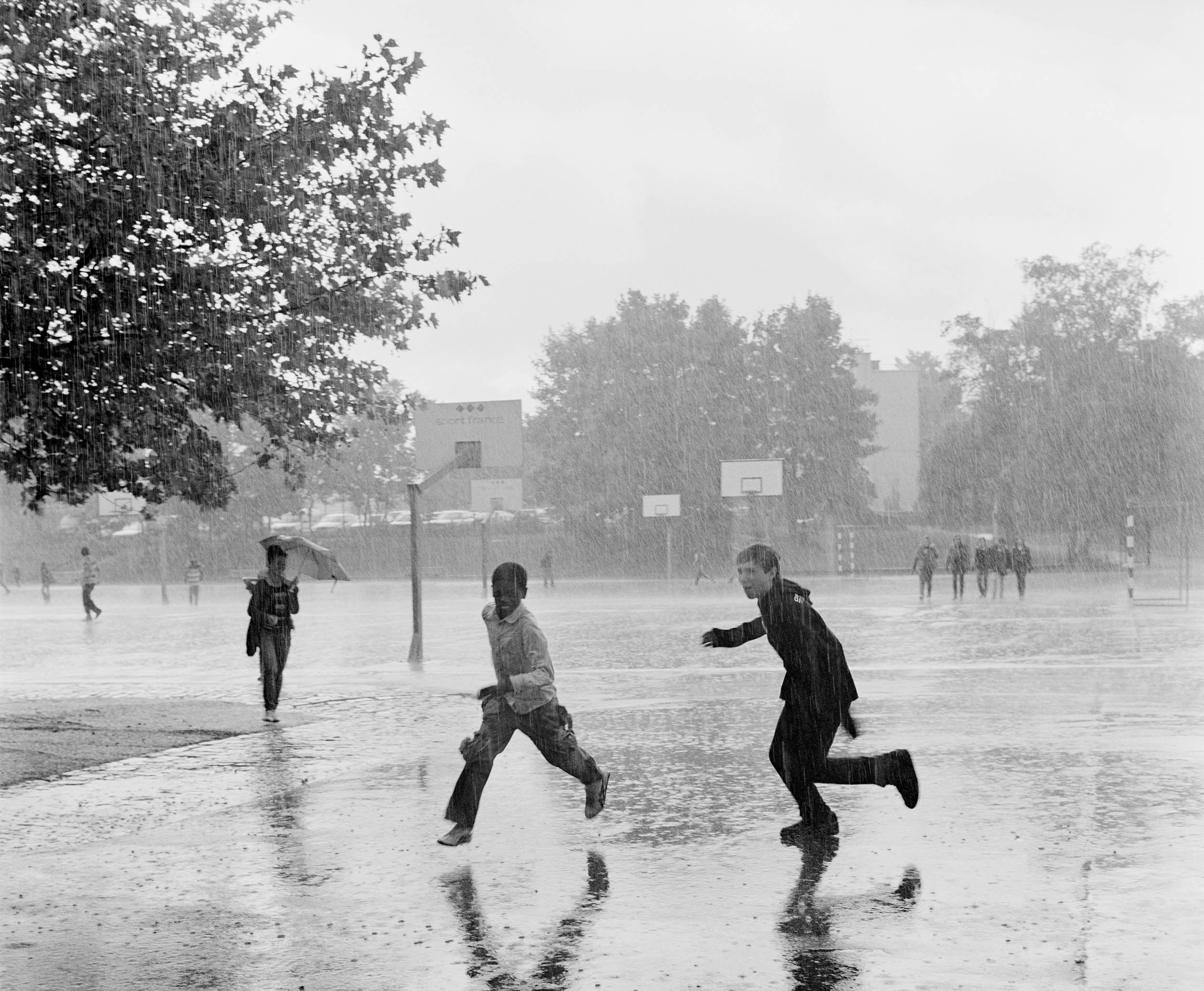 Pupils in the summer rain, 2009