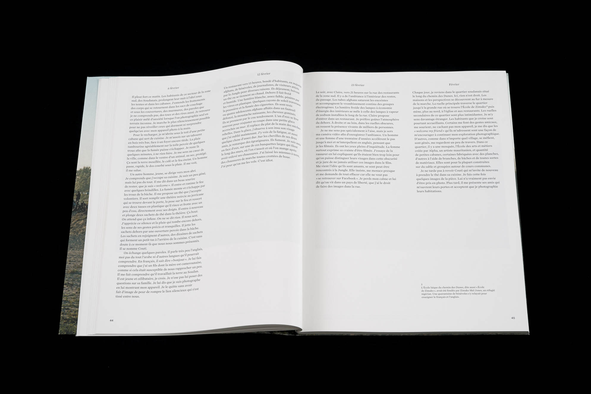 Photographs : Gilles Raynaldy//Texts by Gilles Raynaldy, Marielle Macé, and Michel Agier//80 color and black & white photographs Format: 23.7 x 31 cm, 160 pages Softcover with dust jacket//Publisher: Le point du Jour (French version) SpectorBook (English version)
