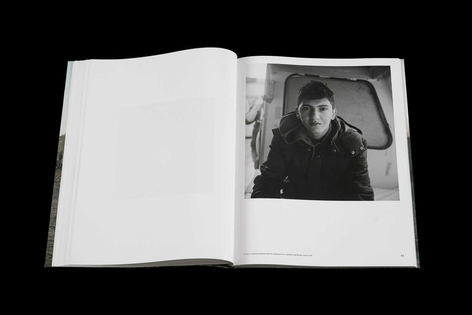 Photographs : Gilles Raynaldy//Texts by Gilles Raynaldy, Marielle Macé, and Michel Agier//80 color and black & white photographs Format: 23.7 x 31 cm, 160 pages Softcover with dust jacket//Publisher: Le point du Jour (French version) SpectorBook (English version)